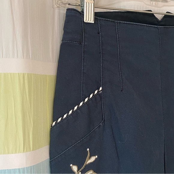 Anthropologie Matador Floral Embroidered Cropped Pants Navy Blue Sz 0P - Picture 9 of 10